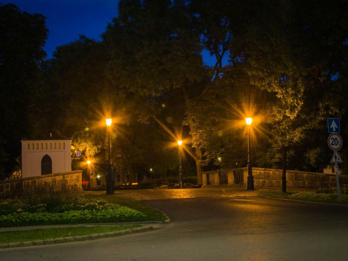 Feliz Apartman Дьюла Экстерьер фото