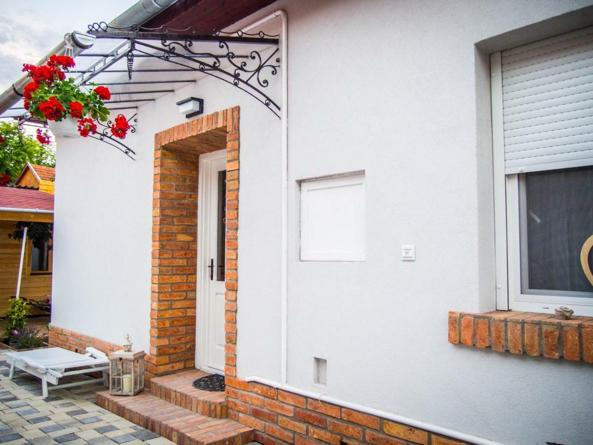 Feliz Apartman Дьюла Экстерьер фото